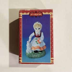 4/$15 🌻 Vintage Porcelain Figure of a Girl with a Rabbit